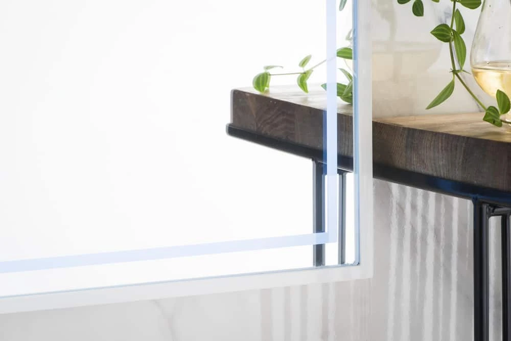 James Martin Vanities 23-5/8 in. Rectangular LED Mirror in Glossy White 3 James Martin Vanities 23-5/8 in. Rectangular LED Mirror in Glossy White - Image 3