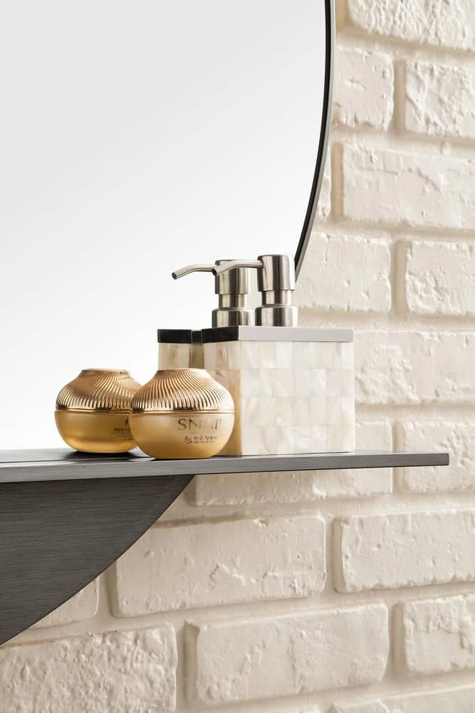 James Martin Vanities 39-3/8 in. Round Mirror in Modern Iron 3 James Martin Vanities 39-3/8 in. Round Mirror in Modern Iron - Image 3