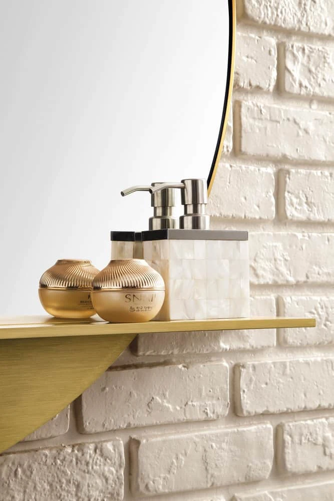 James Martin Vanities 39-3/8 in. Round Mirror in Radiant Gold 3 James Martin Vanities 39-3/8 in. Round Mirror in Radiant Gold - Image 3